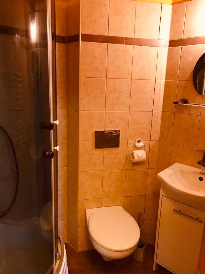 Pokoje Pod Debami Kazimierz Dolny Esterno foto