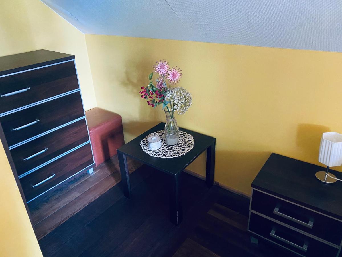 Pokoje Pod Debami Kazimierz Dolny Esterno foto
