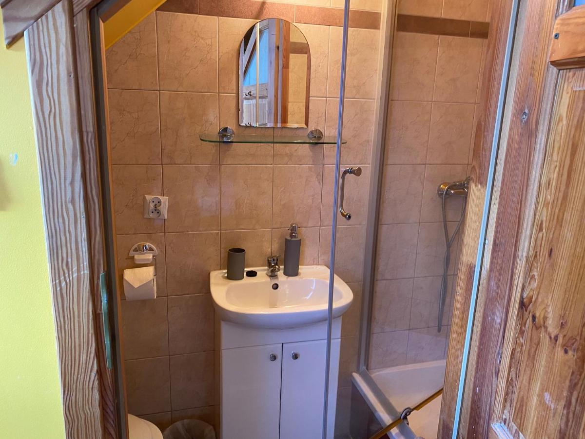Pokoje Pod Debami Kazimierz Dolny Esterno foto